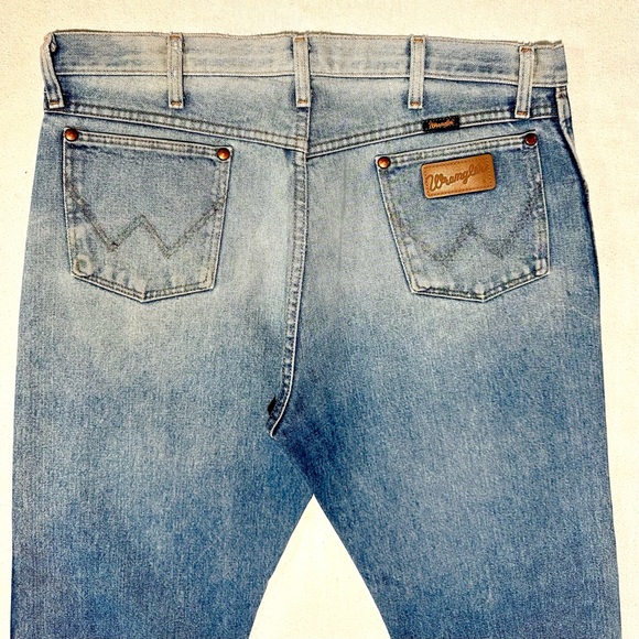 RARE WRANGLERS COWBOY FIT DENIM JEANS WITH OMBRÉ FADE. EUC Sz 36x32 - Picture 3 of 9